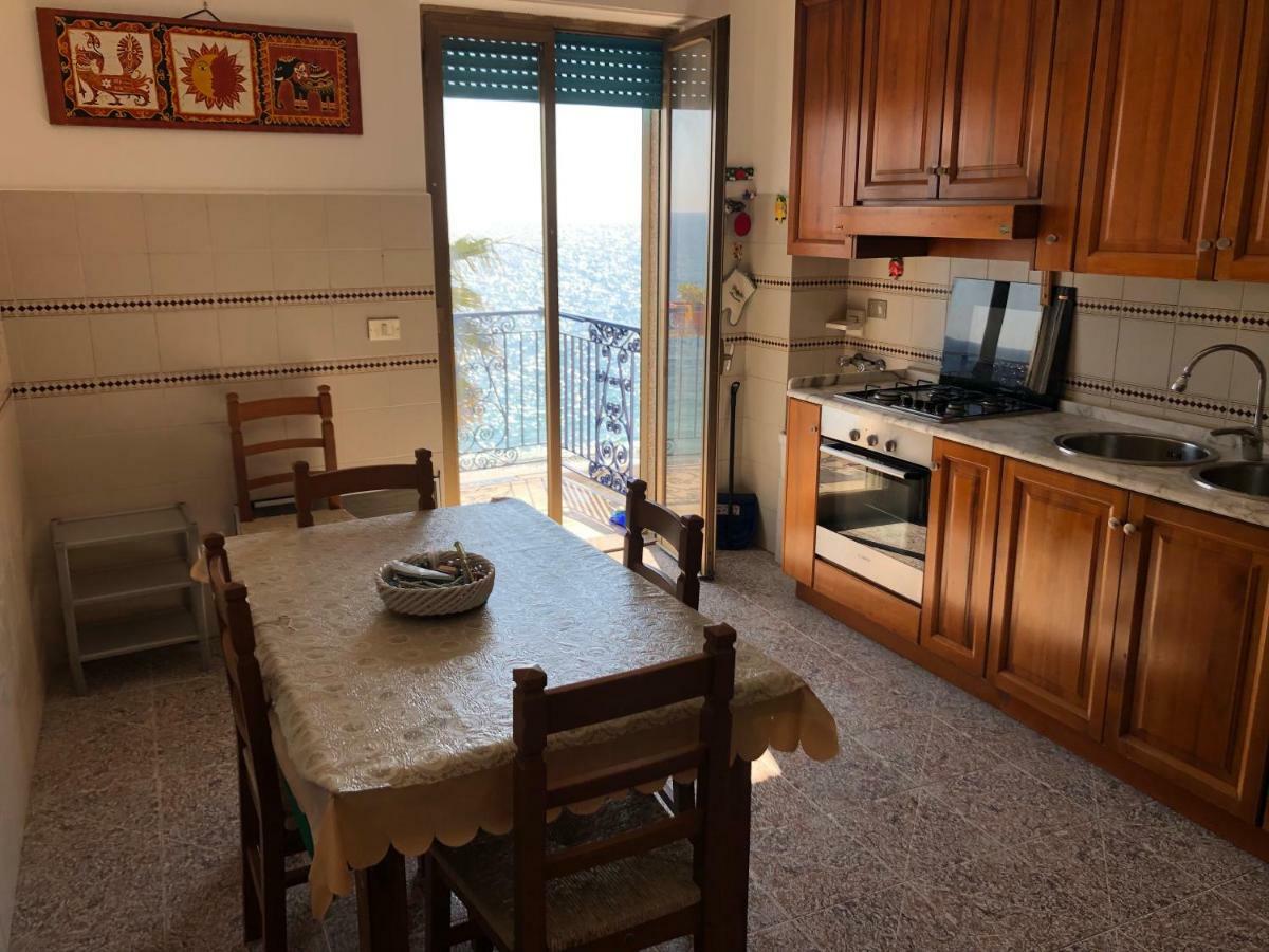 Apartamento Locazione Turistica F.G. Rando Letojanni Exterior foto